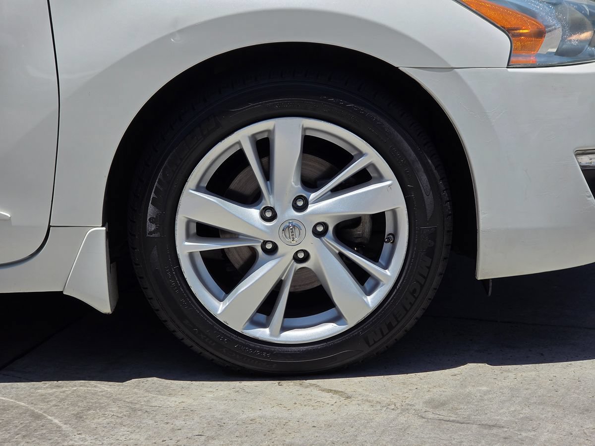 Used 2015 Nissan Altima 2.5 SV FWD image 12