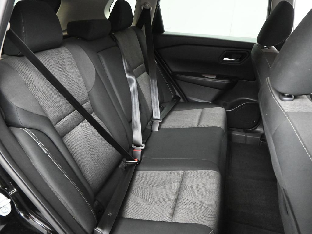 Used 2024 Nissan Rogue SV image 13