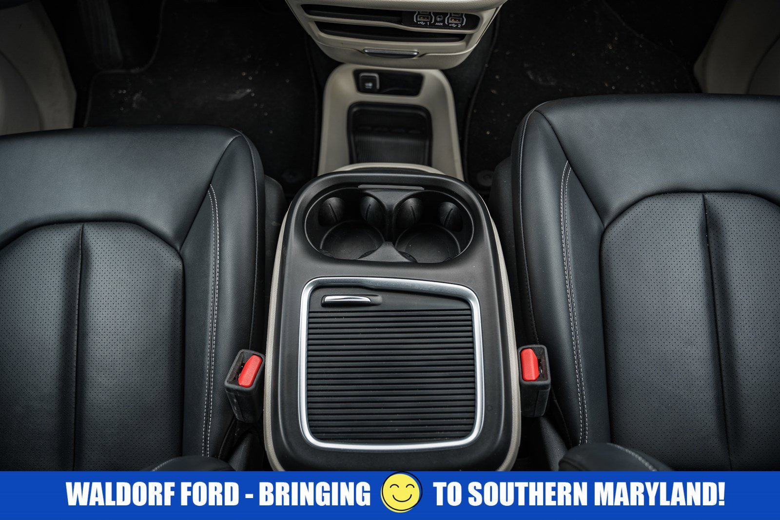 Used 2024 Chrysler Pacifica Touring-L image 27