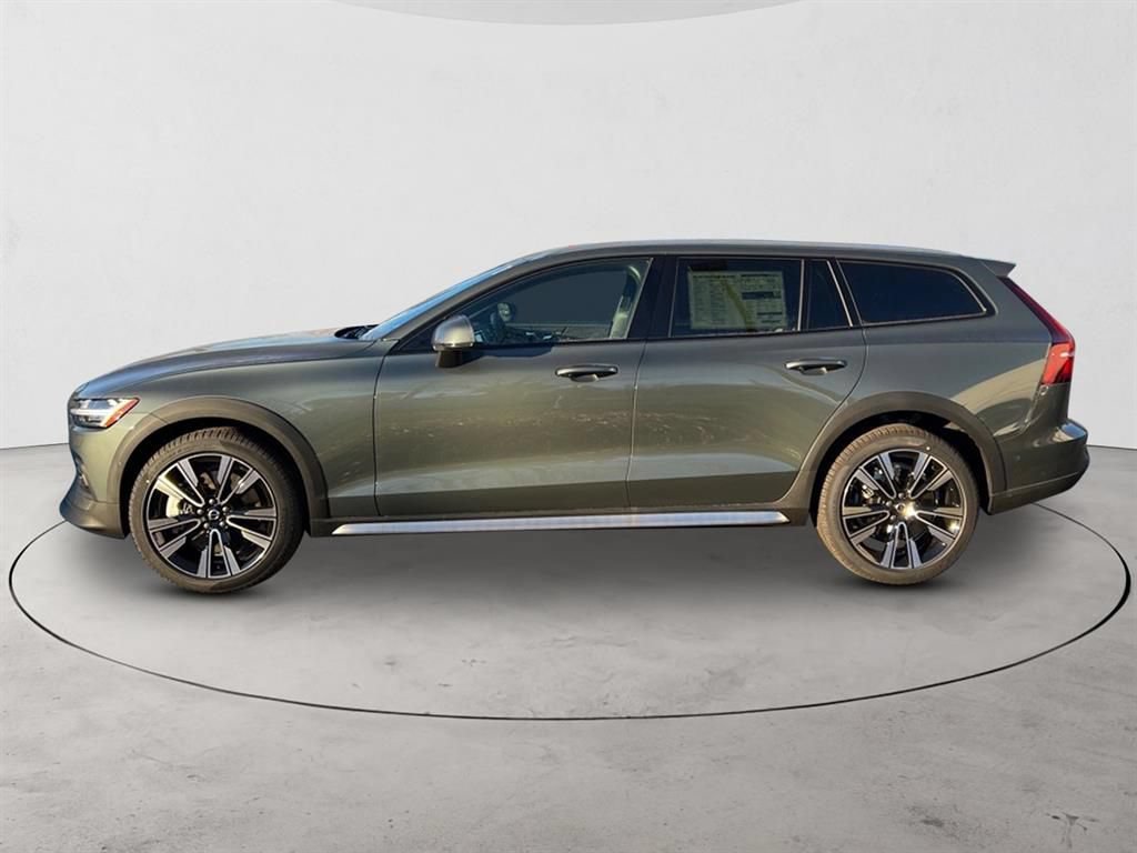 New 2026 Volvo V60 B5 Cross Country Ultra w/ Protection Package Premier AWD/4WD image 2