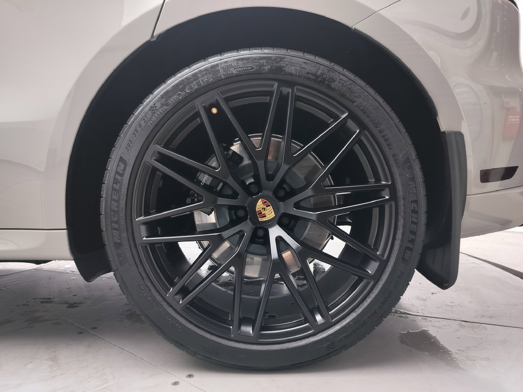 Certified 2023 Porsche Macan GTS AWD/4WD image 29