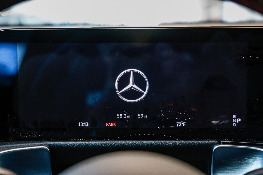 Used 2024 Mercedes-Benz EQB 300 4MATIC image 22