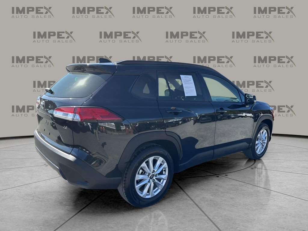 Used 2024 Toyota Corolla Cross LE image 5