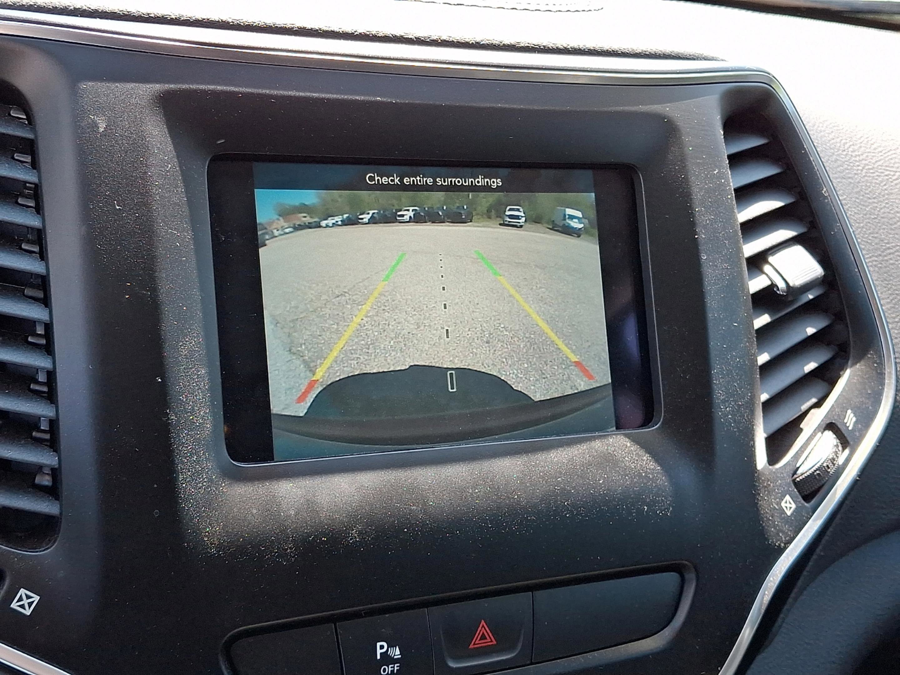 Certified 2019 Jeep Cherokee Latitude Plus AWD/4WD image 18