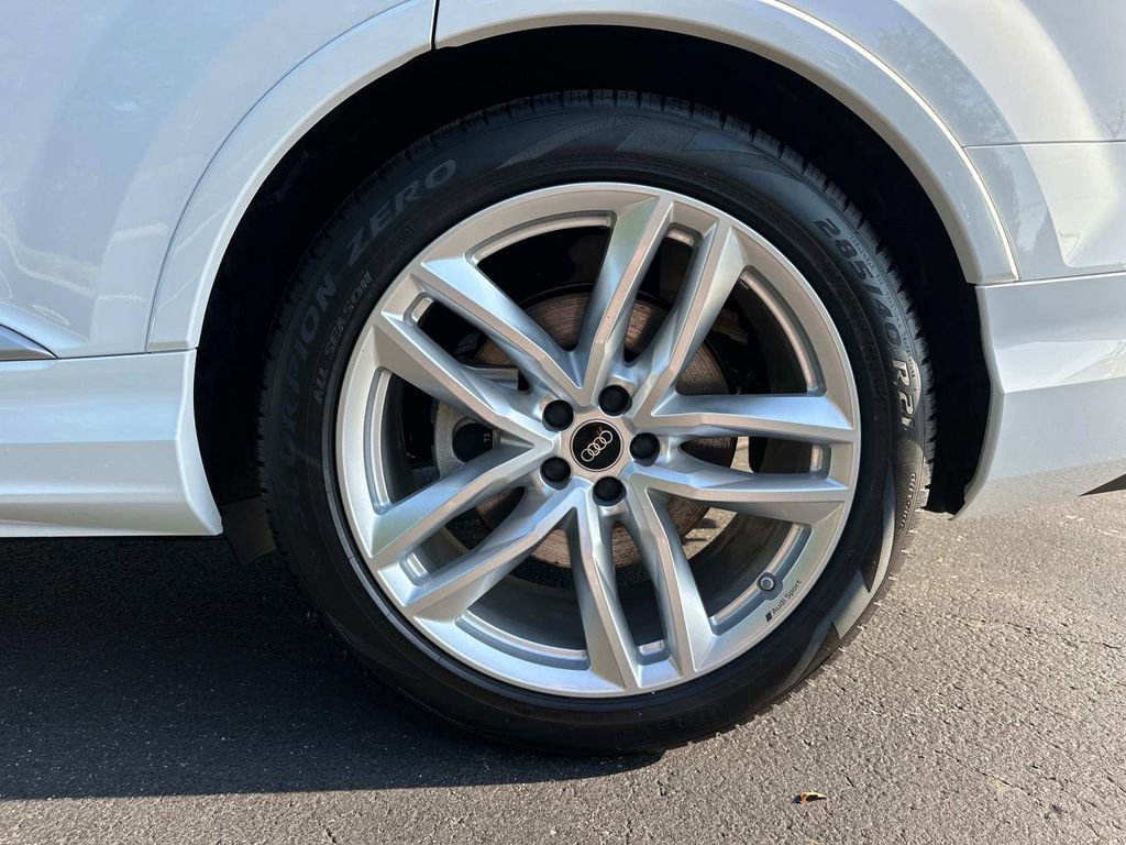 New 2025 Audi Q7 3.0T Premium Plus image 10