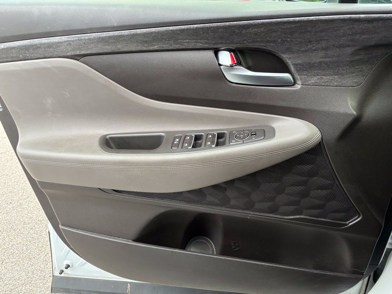 Used 2020 Hyundai Santa Fe SEL FWD image 11
