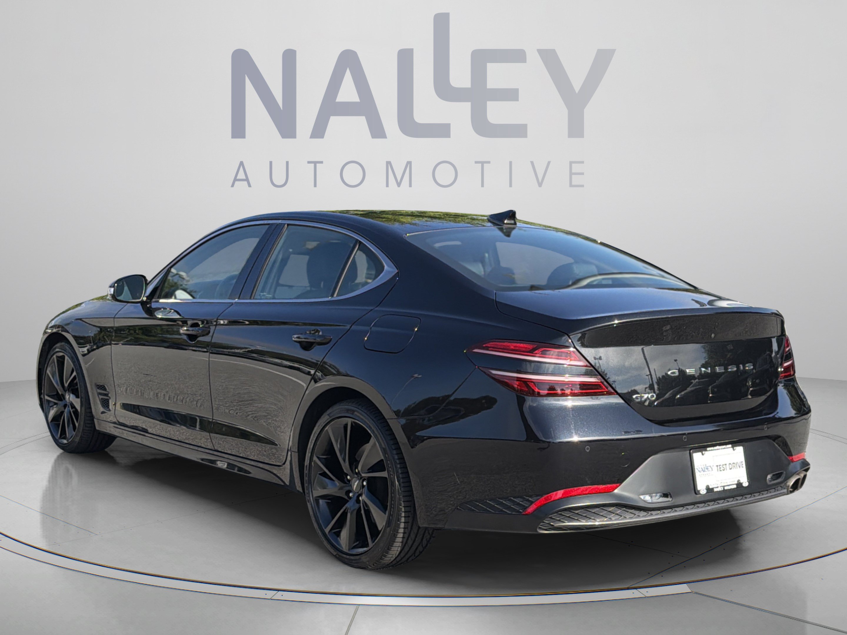 Used 2023 Genesis G70 2.0T w/ Sport Prestige Package RWD image 3
