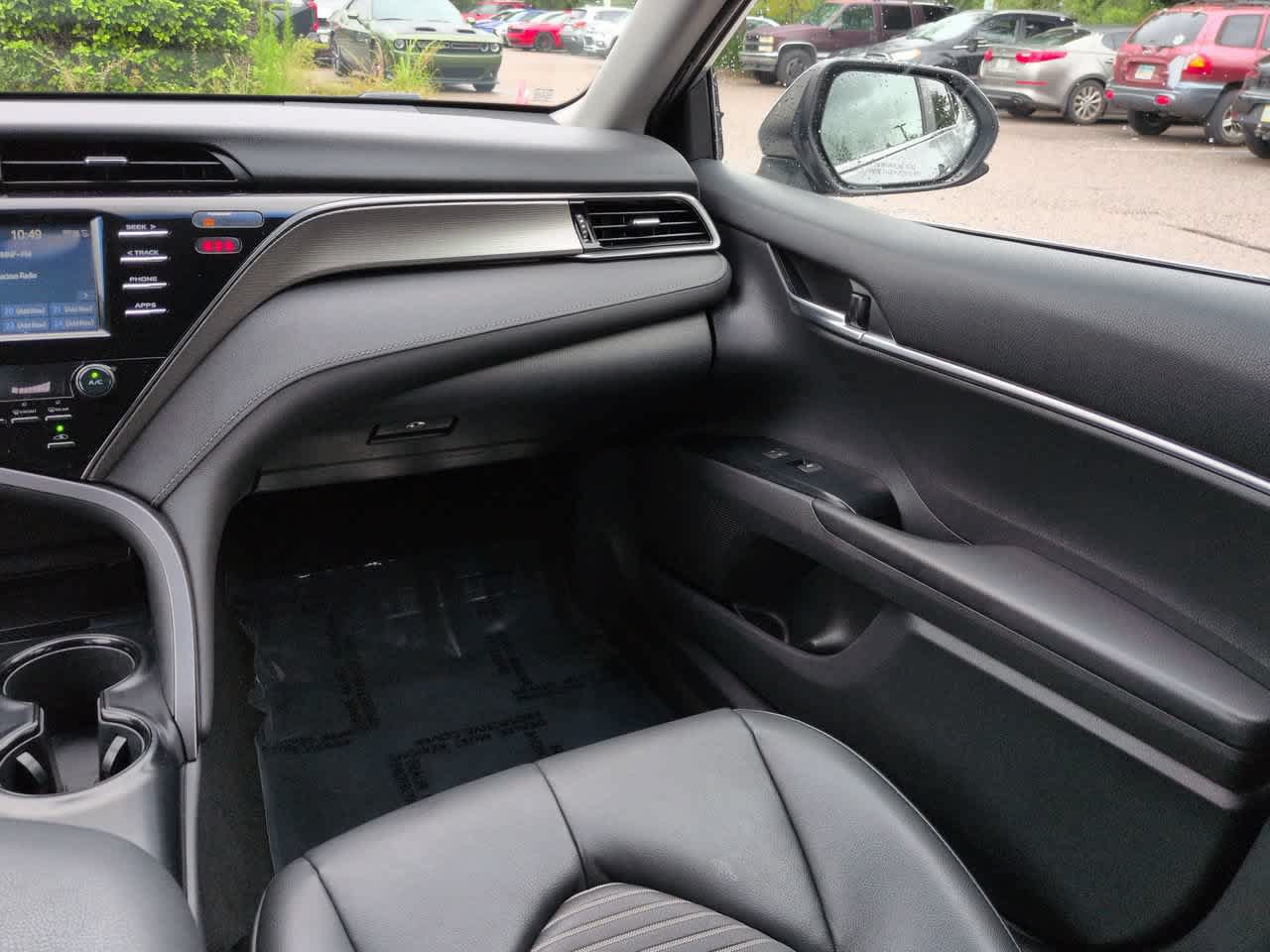 Used 2019 Toyota Camry SE FWD image 16