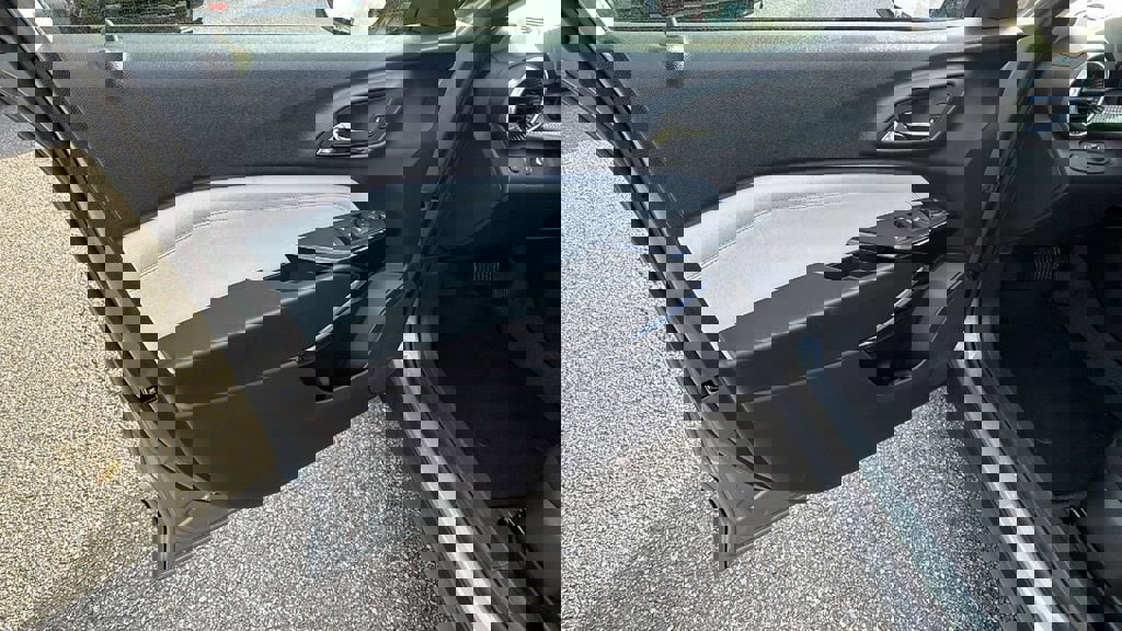 New 2026 Chevrolet Trax LT w/ Midnight Edition image 11