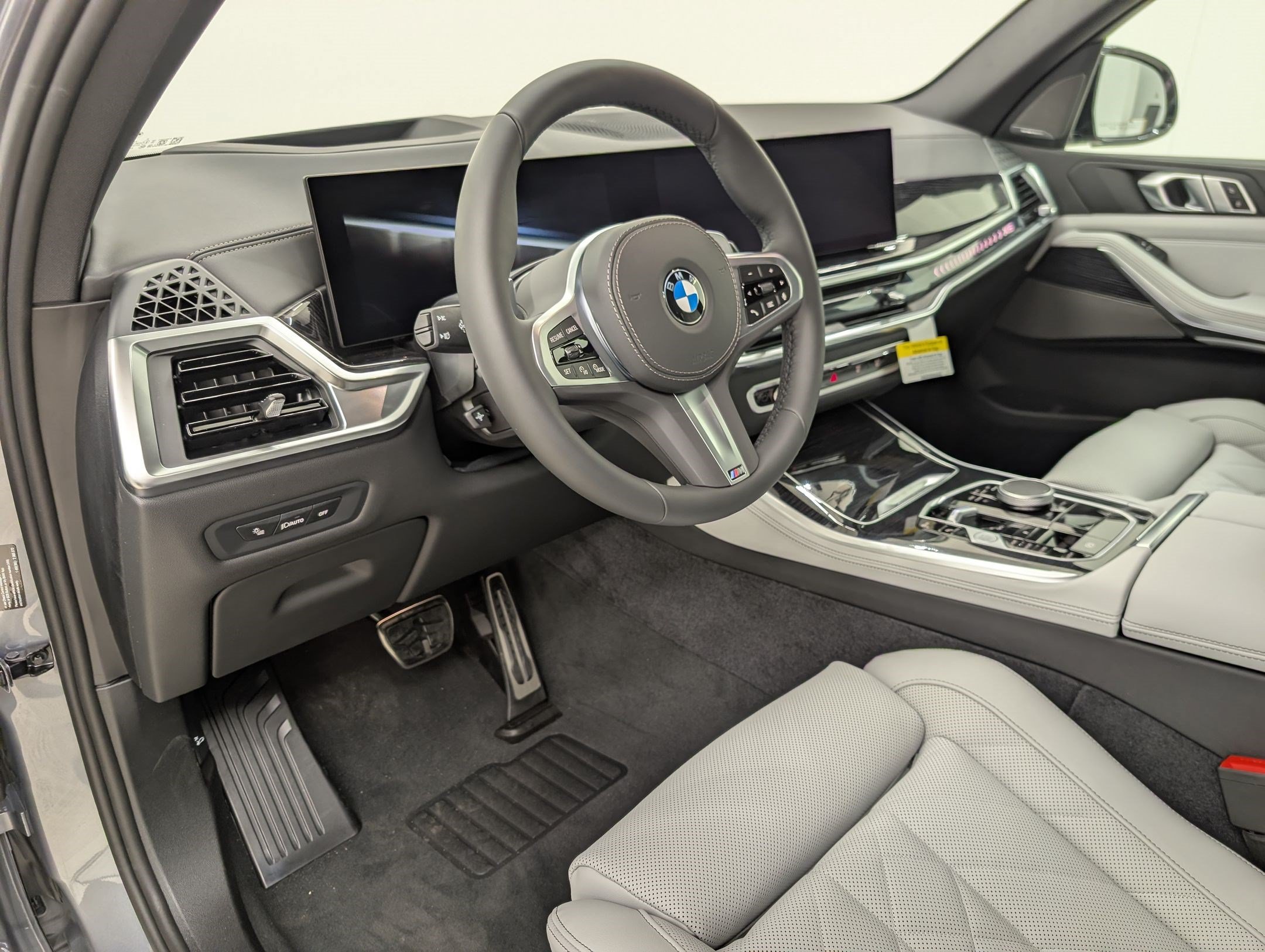 New 2026 BMW X5 sDrive40i w/ M Sport Package RWD image 4