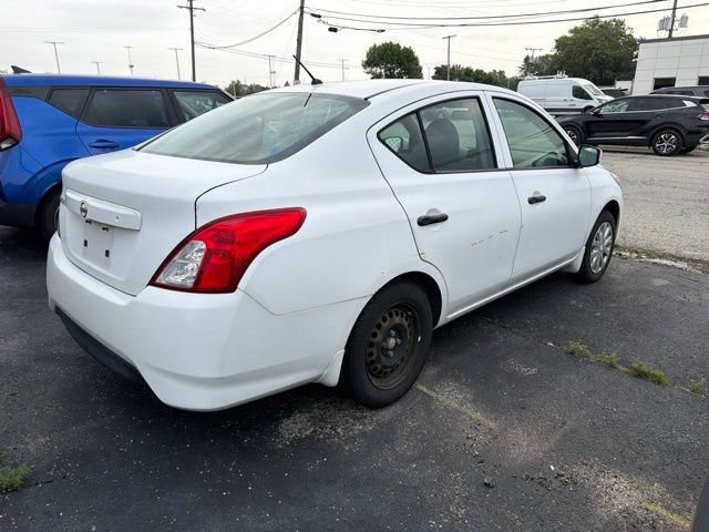 Used 2016 Nissan Versa S FWD image 3