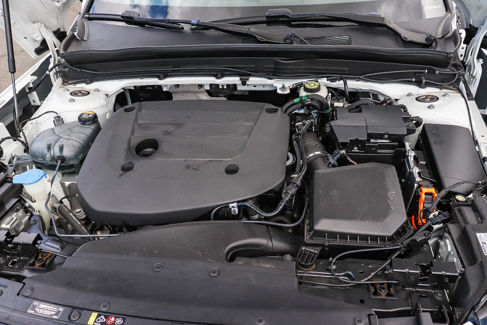 Used 2023 Volvo XC40 B5 Ultimate AWD/4WD image 33