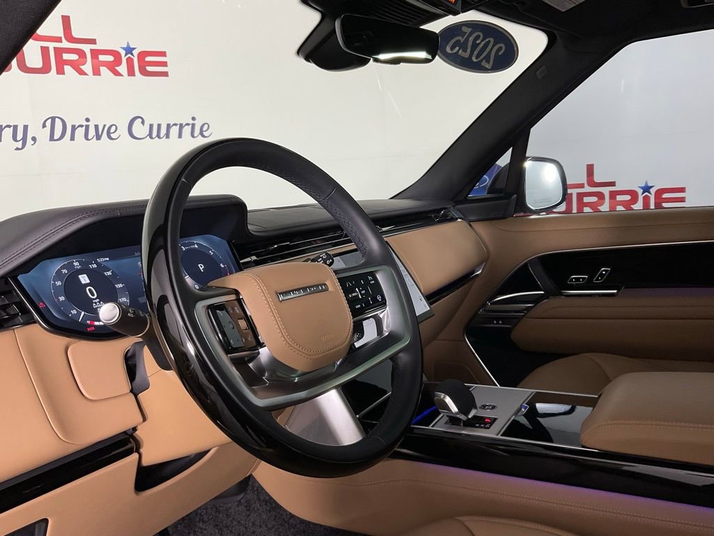 Used 2025 Land Rover Range Rover Long Wheelbase SE image 13