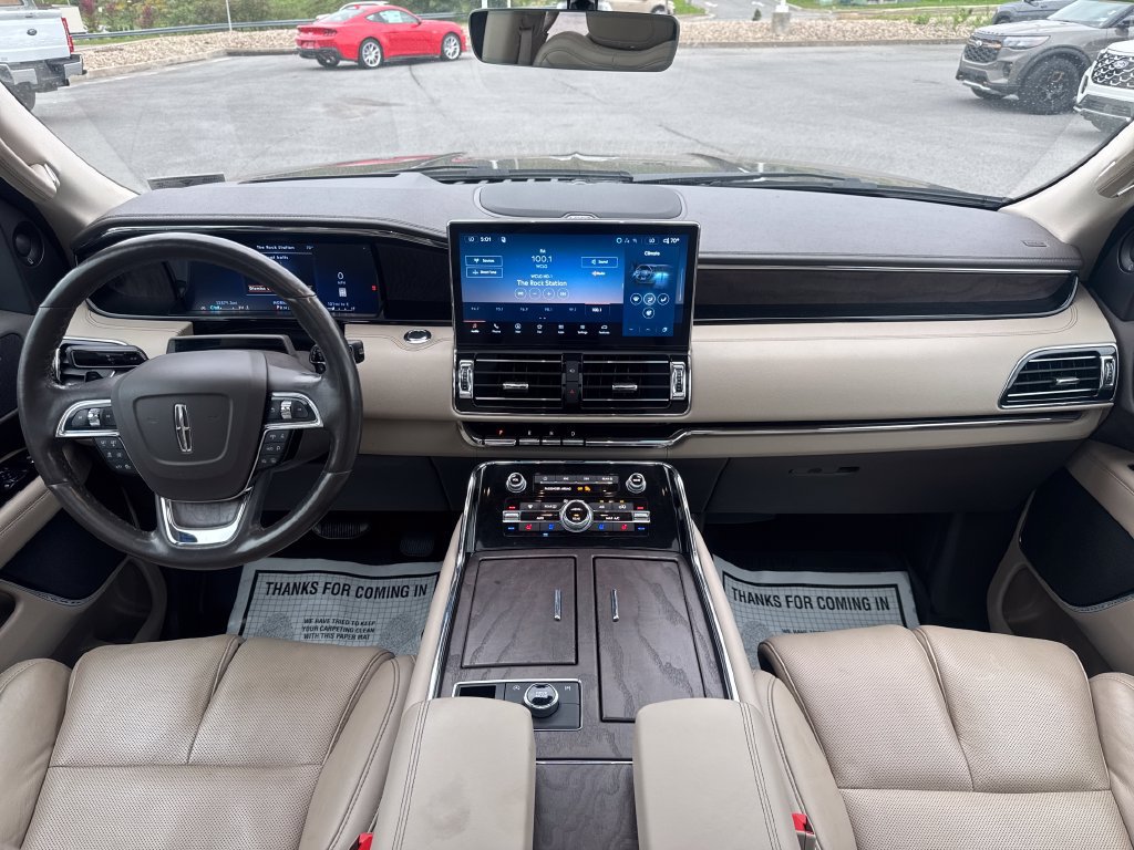 Used 2024 Lincoln Navigator Reserve AWD/4WD image 11