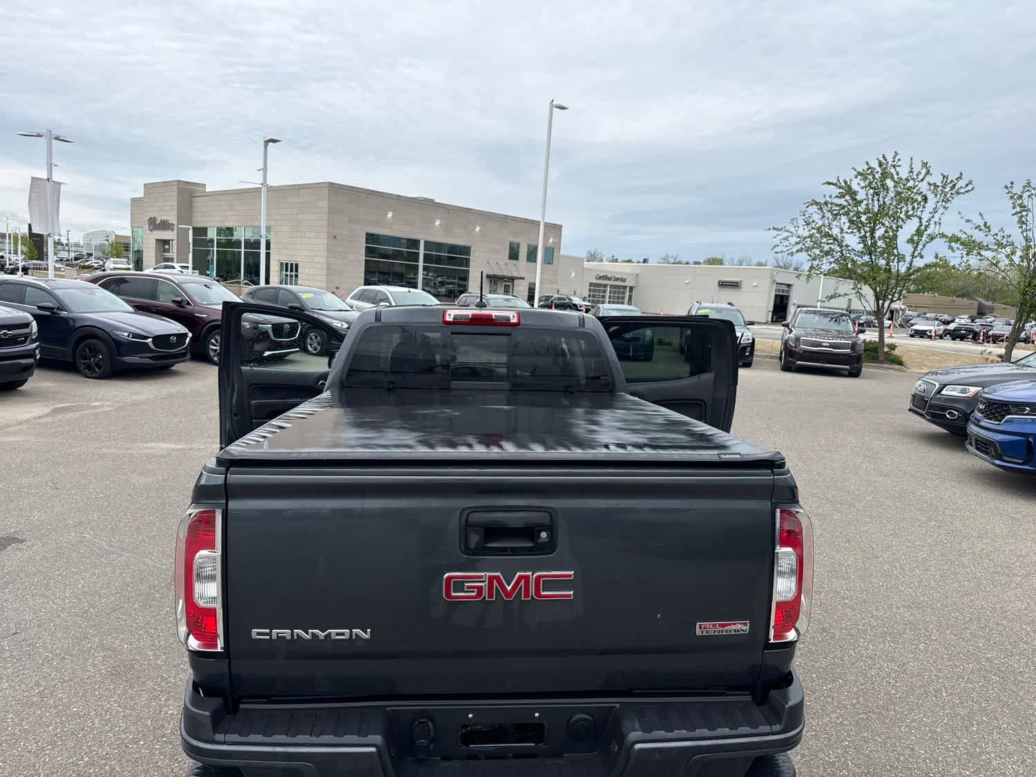 Used 2016 GMC Canyon SLE w/ All Terrain Package AWD/4WD image 23