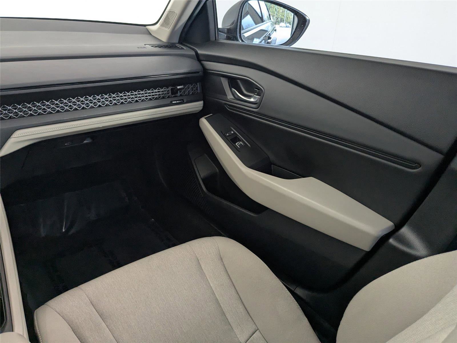 Used 2024 Honda Accord EX image 32