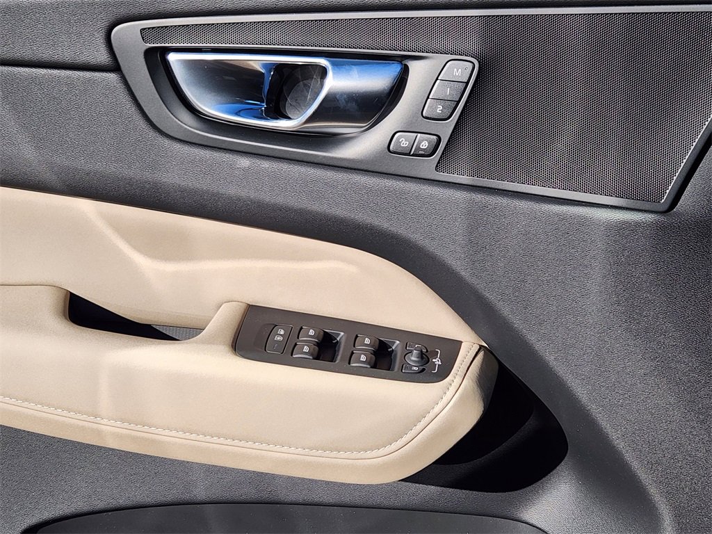 New 2026 Volvo XC60 B5 Plus w/ Climate Package image 12