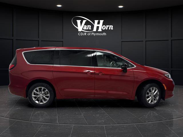 New 2026 Chrysler Pacifica Limited w/ Trailer Tow Group image 2