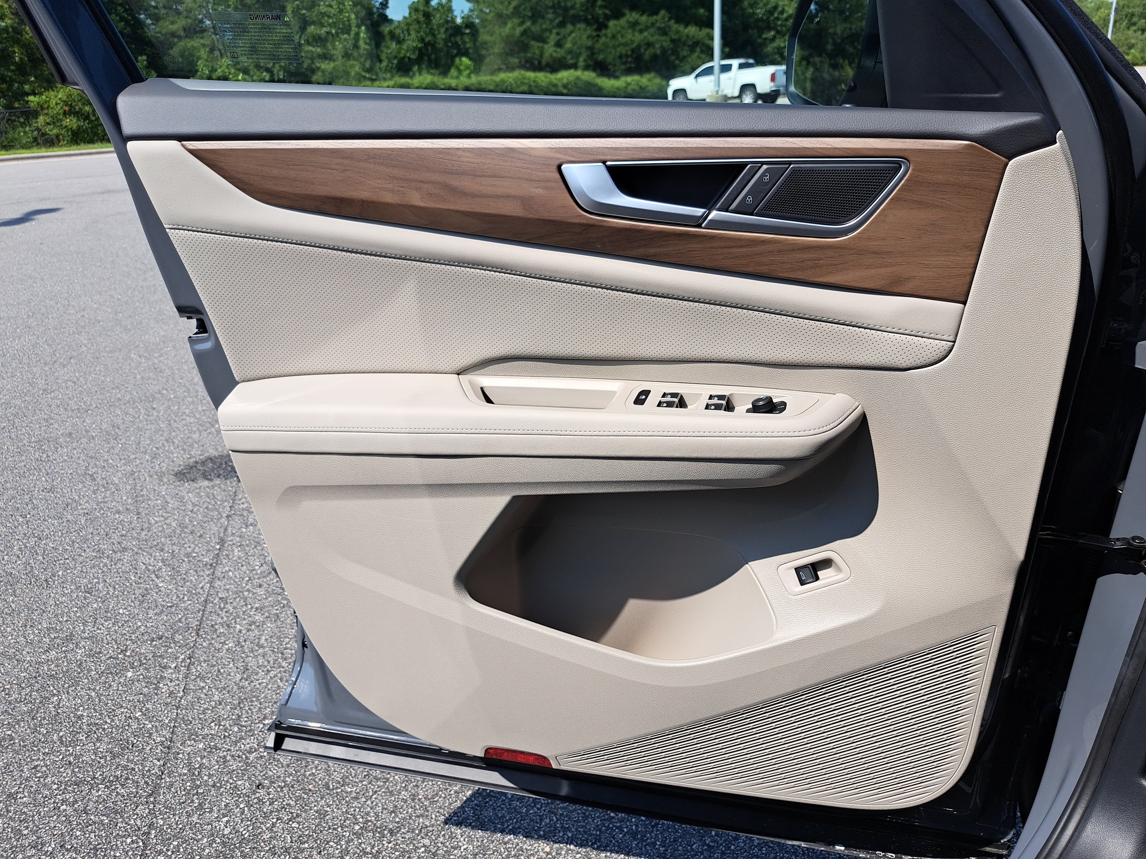 New 2026 Volkswagen Atlas SE FWD image 28