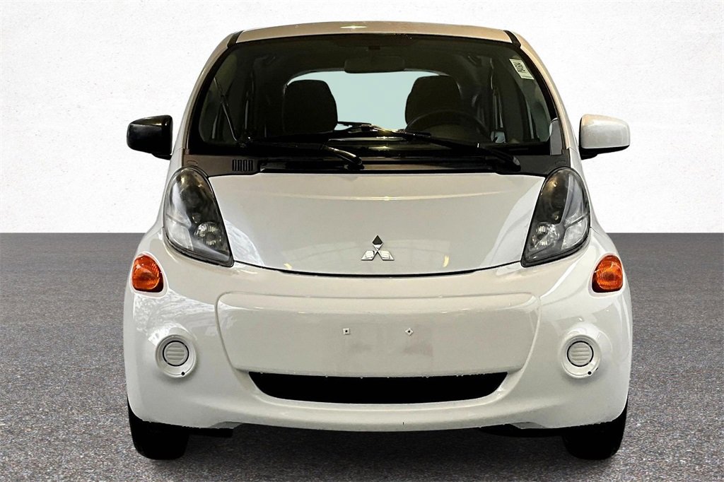Used 2012 Mitsubishi i ES video 3