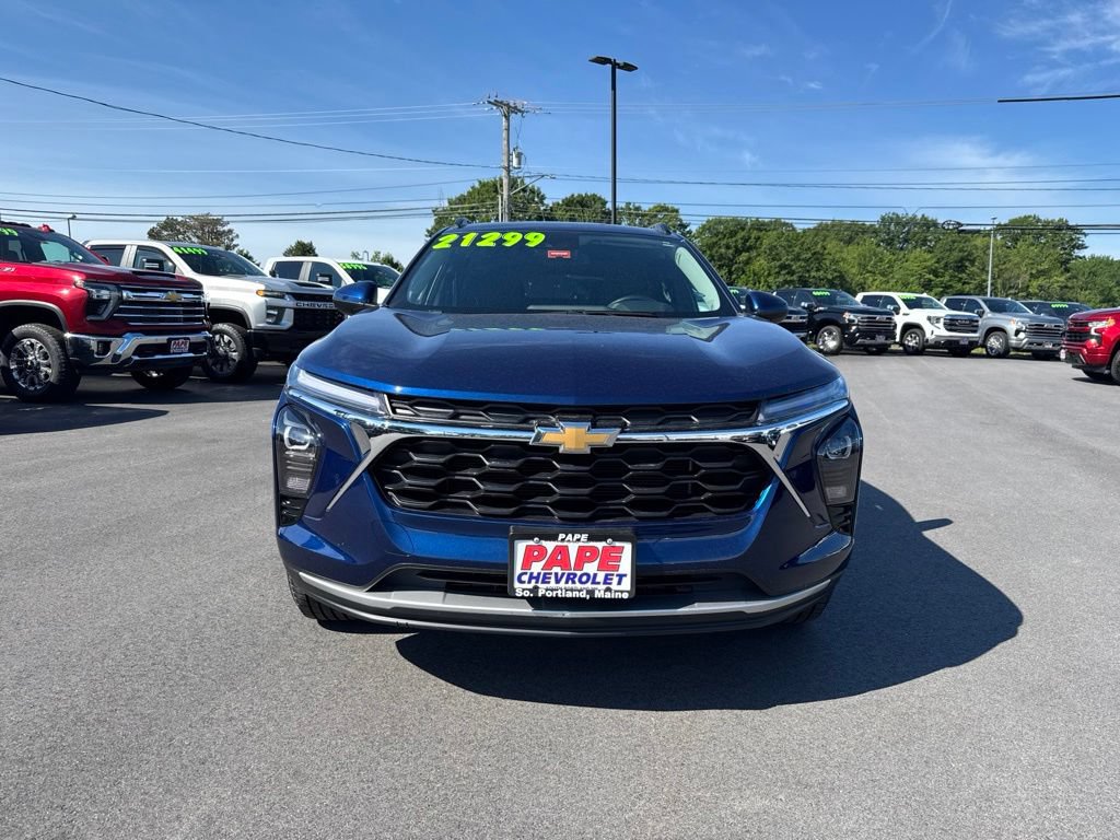 Used 2024 Chevrolet Trax LT w/ Driver Confidence Package FWD image 10