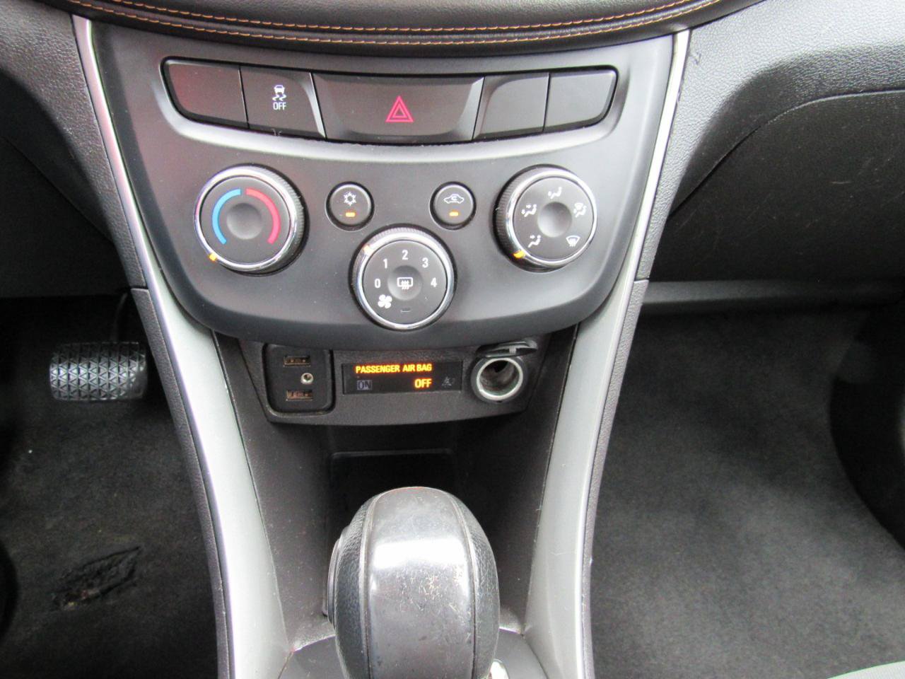 Used 2018 Chevrolet Trax LS AWD/4WD image 21