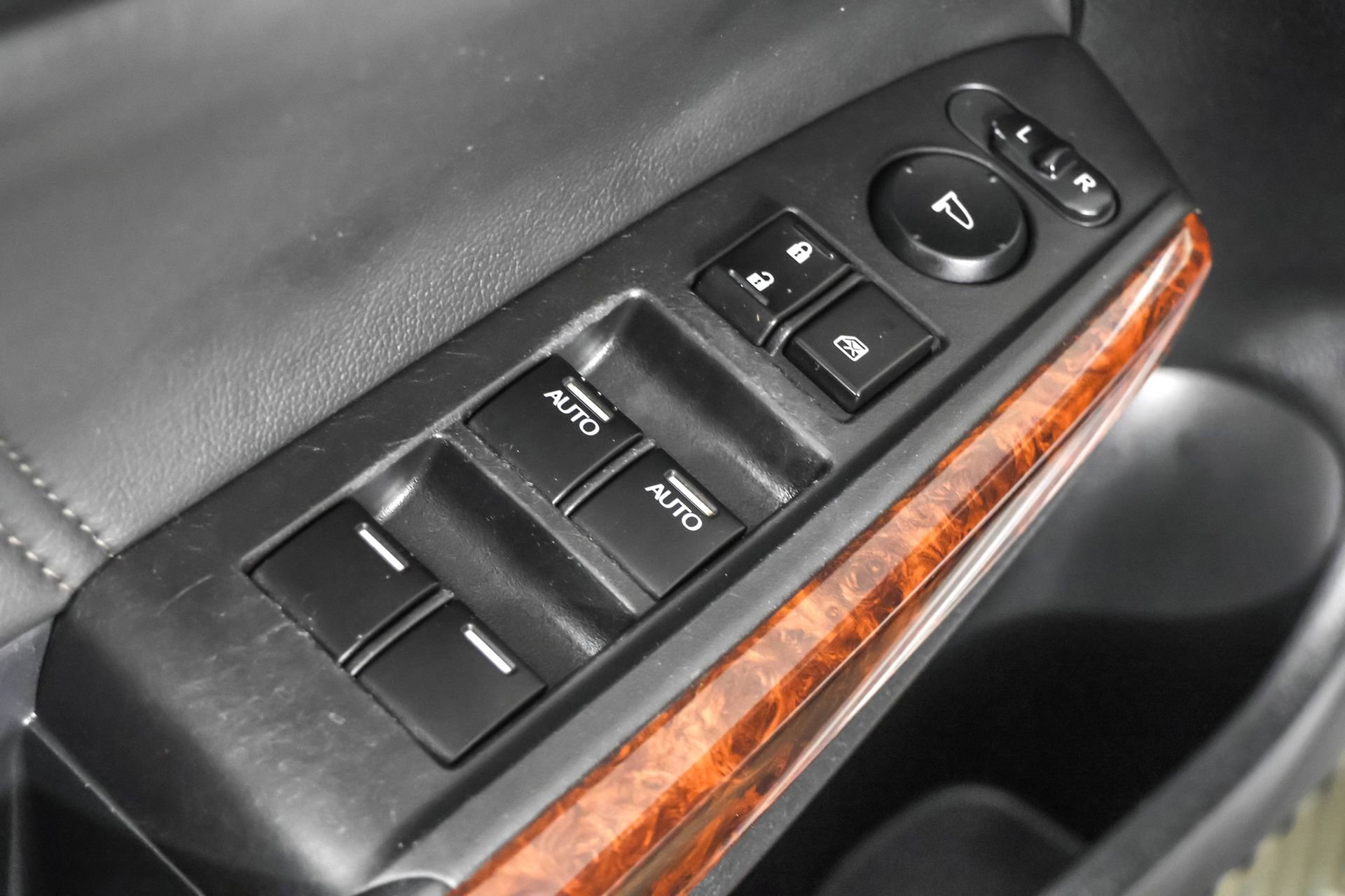 Used 2010 Honda Crosstour EX-L image 32