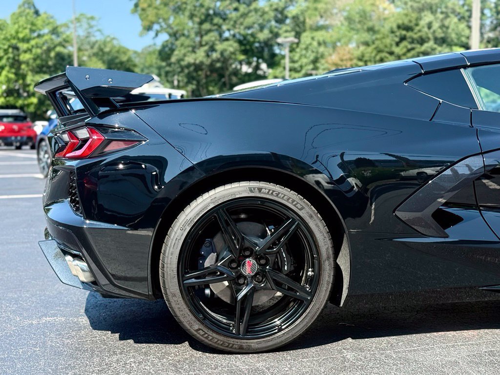 Used 2025 Chevrolet Corvette Stingray Preferred Cpe RWD image 8
