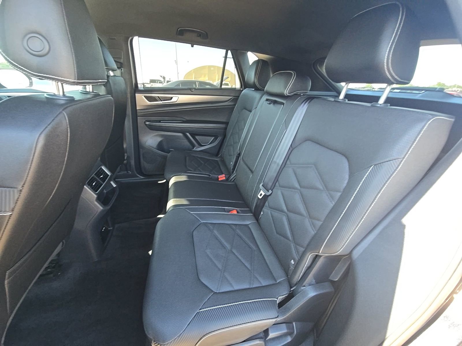 Used 2026 Volkswagen Atlas Cross Sport SE AWD/4WD image 16