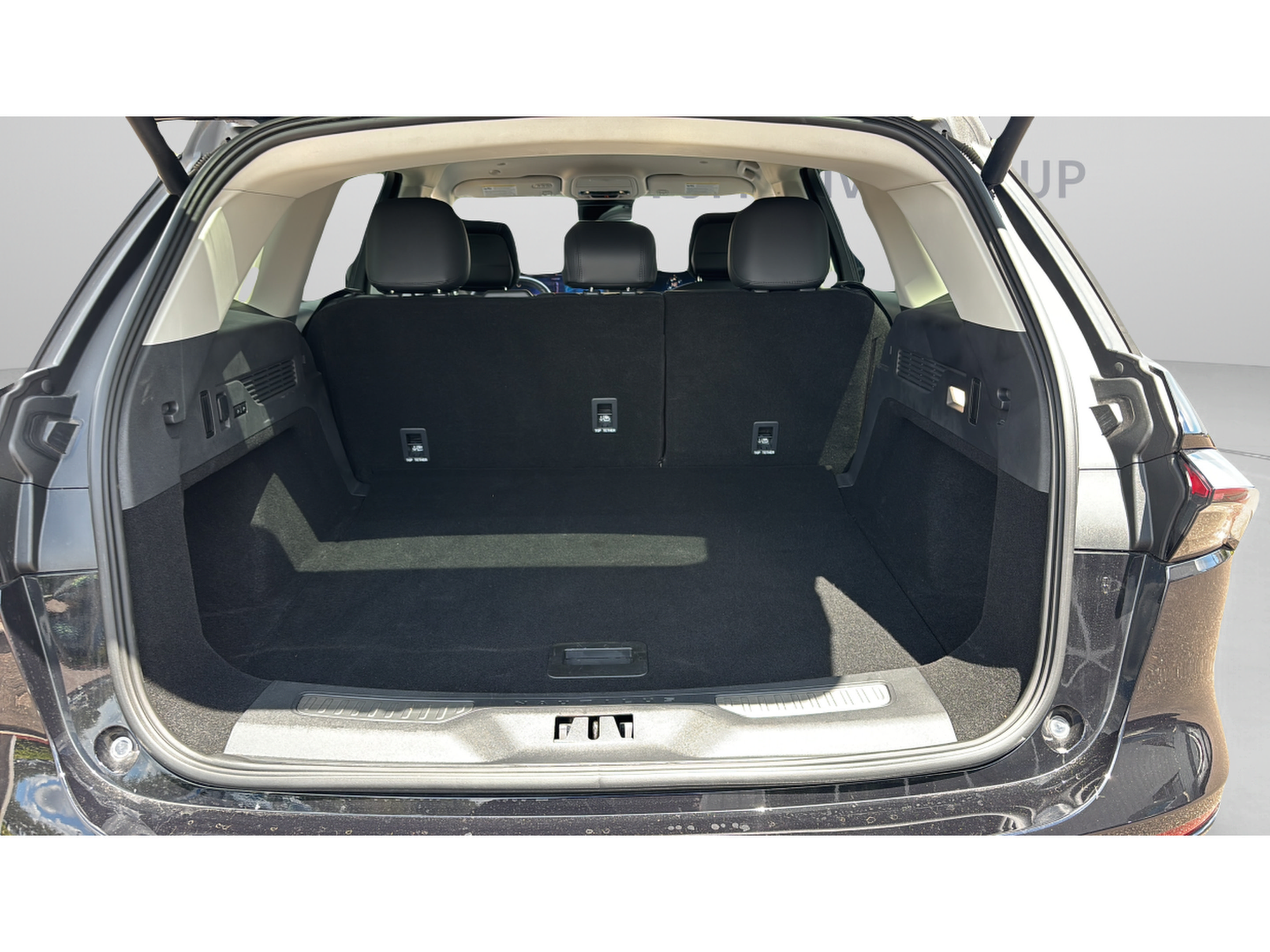 Used 2025 Lincoln Nautilus Premier AWD/4WD image 10