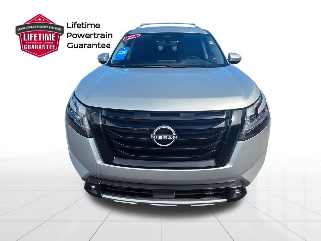 Certified 2022 Nissan Pathfinder SL w/ SL Black Package FWD image 4