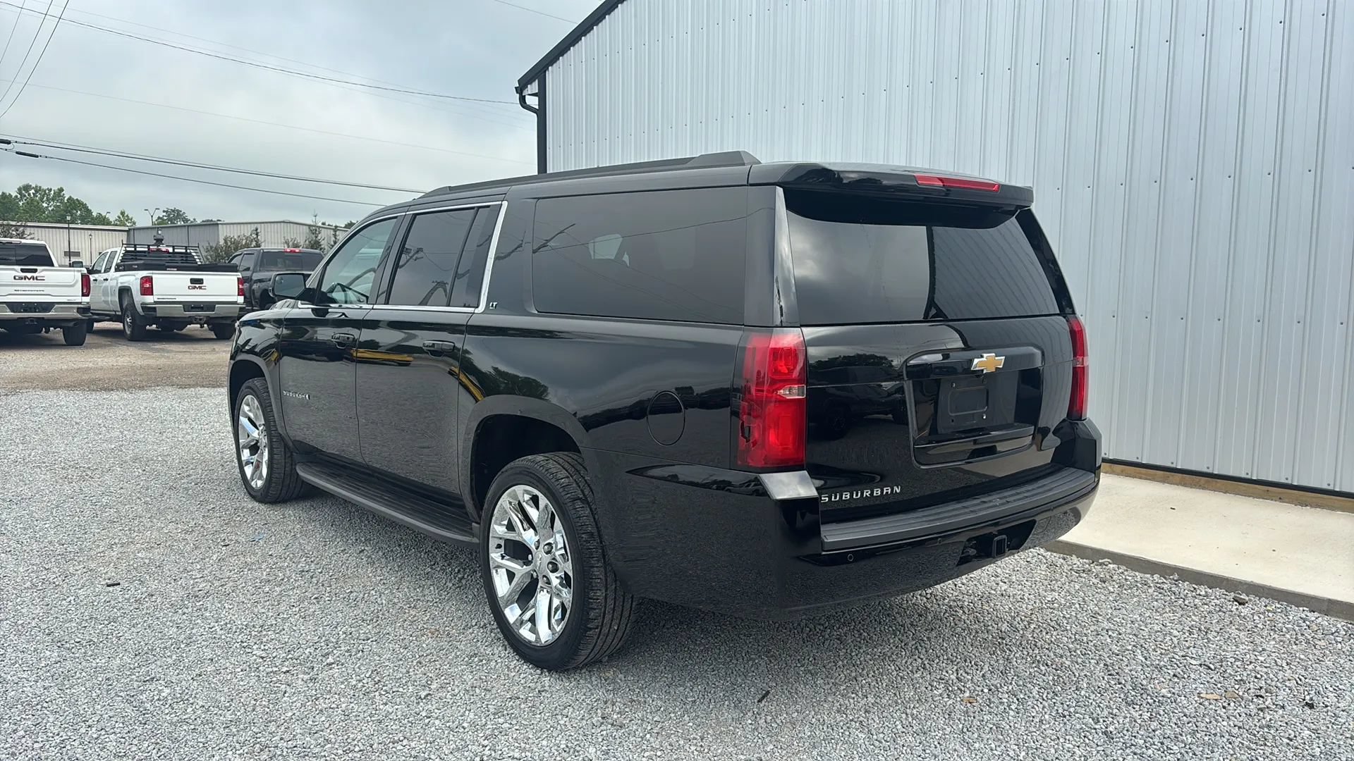 Used 2015 Chevrolet Suburban LT AWD/4WD image 3