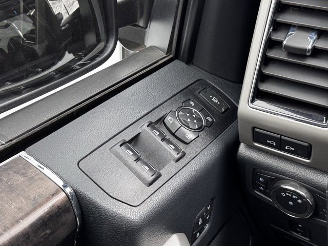 Used 2022 Ford F350 Lariat w/ Chrome Package image 32
