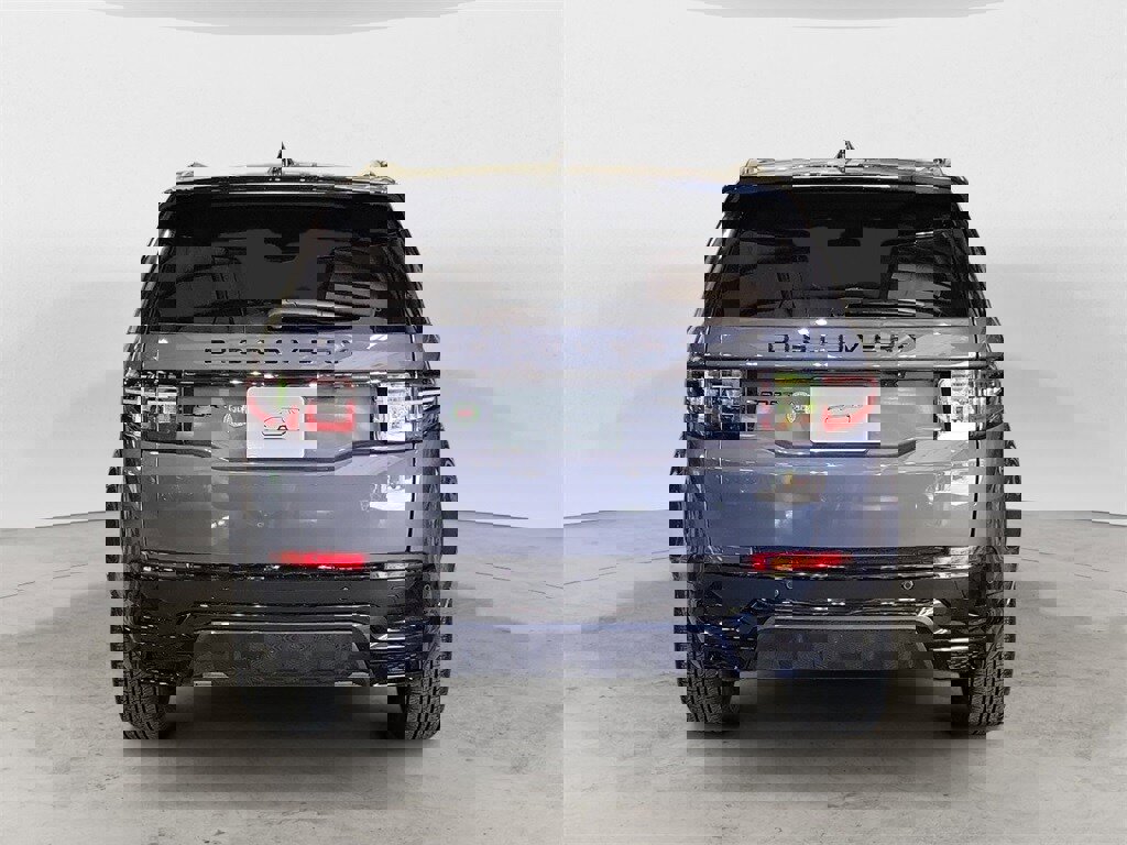 New 2024 Land Rover Discovery Sport Dynamic SE image 4