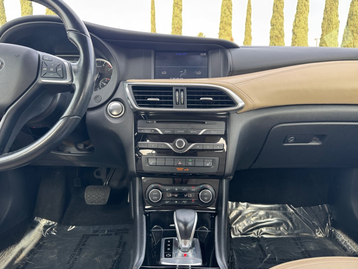 Used 2018 INFINITI QX30 w/ Cargo Package FWD image 15
