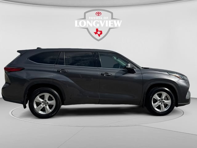 Used 2022 Toyota Highlander L FWD image 6