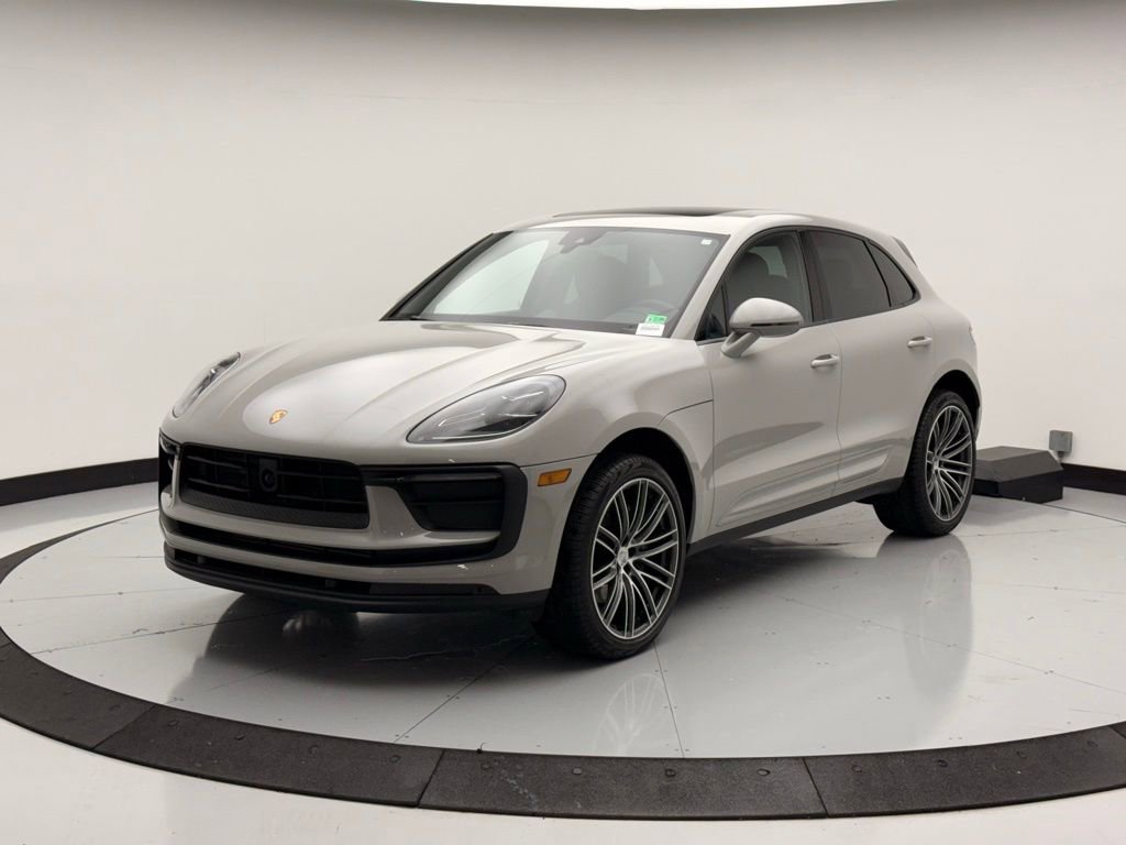 Used 2024 Porsche Macan image 1