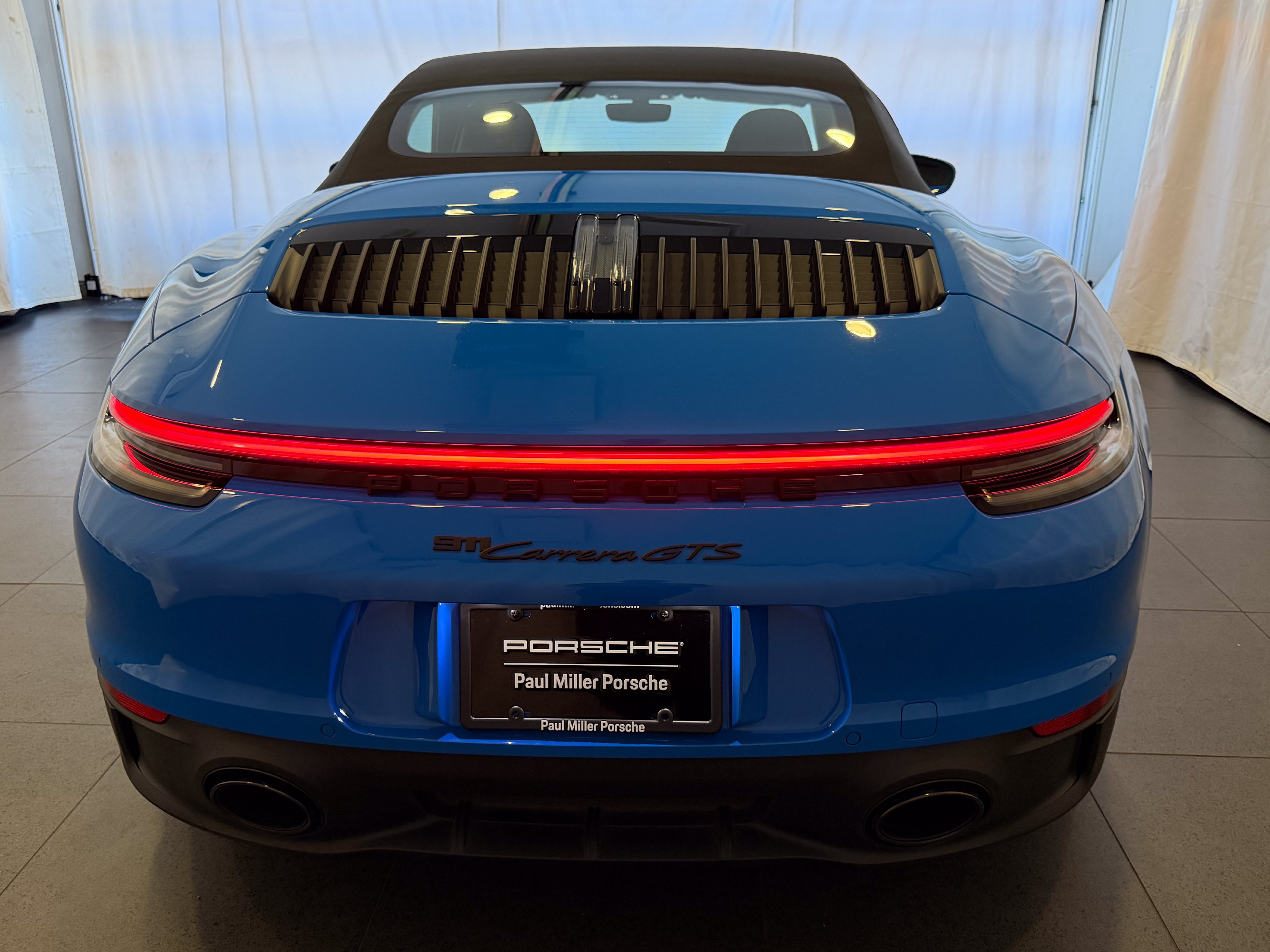 Used 2024 Porsche 911 Carrera GTS RWD image 8