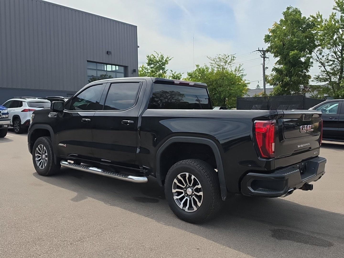 Used 2021 GMC Sierra 1500 AT4 AWD/4WD image 5
