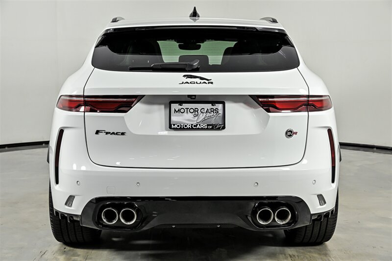 Used 2023 Jaguar F-PACE SVR AWD/4WD image 8