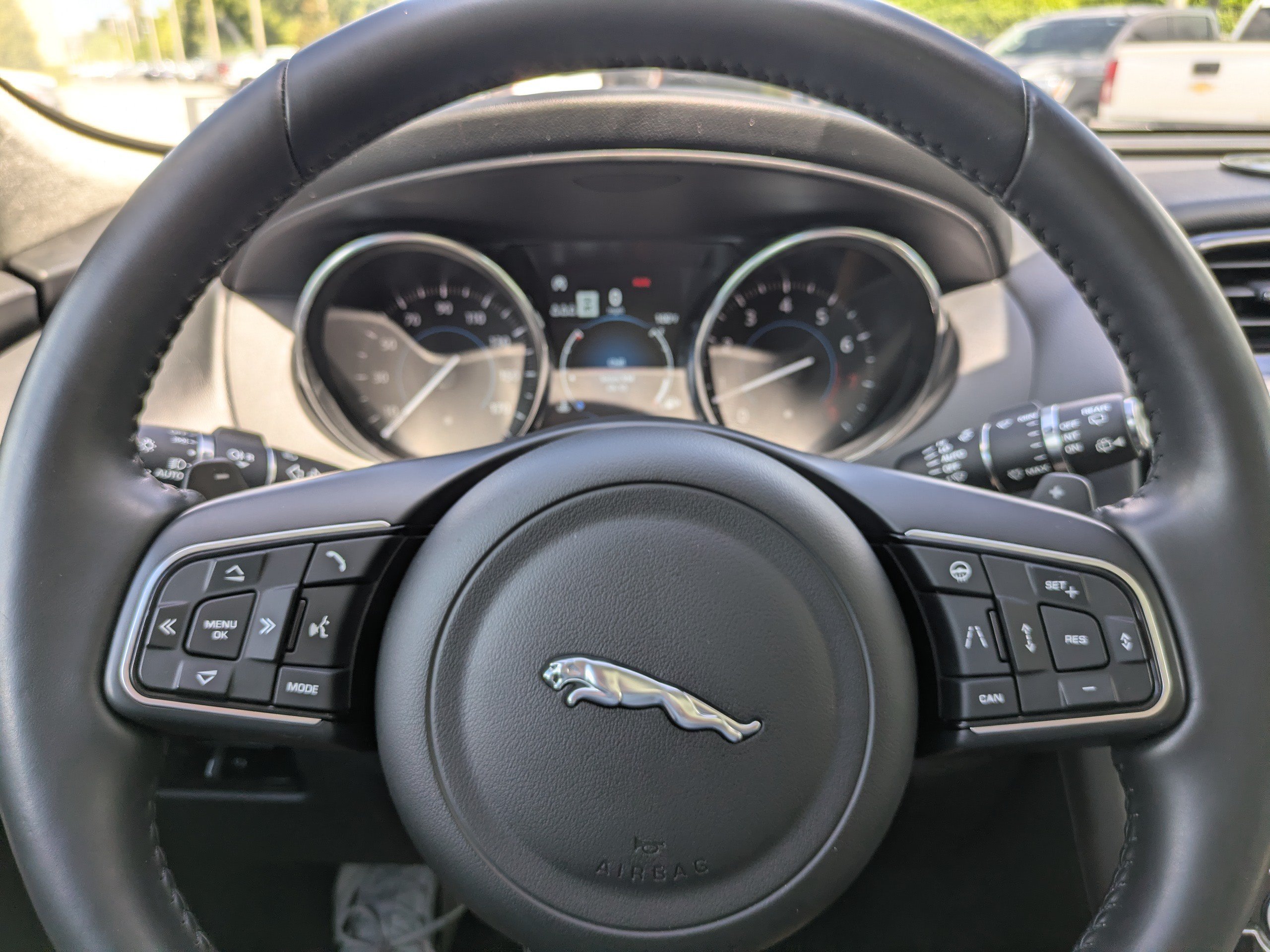 Used 2020 Jaguar F-PACE Premium AWD/4WD image 28