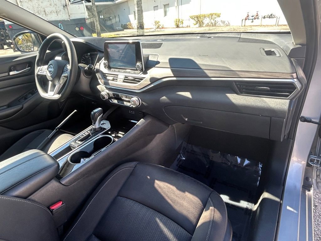 Used 2024 Nissan Altima 2.5 SV image 25
