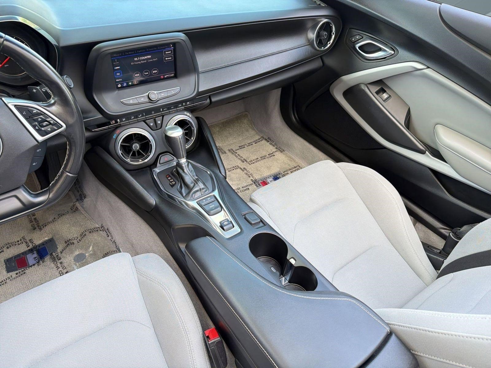 Used 2020 Chevrolet Camaro LT image 30