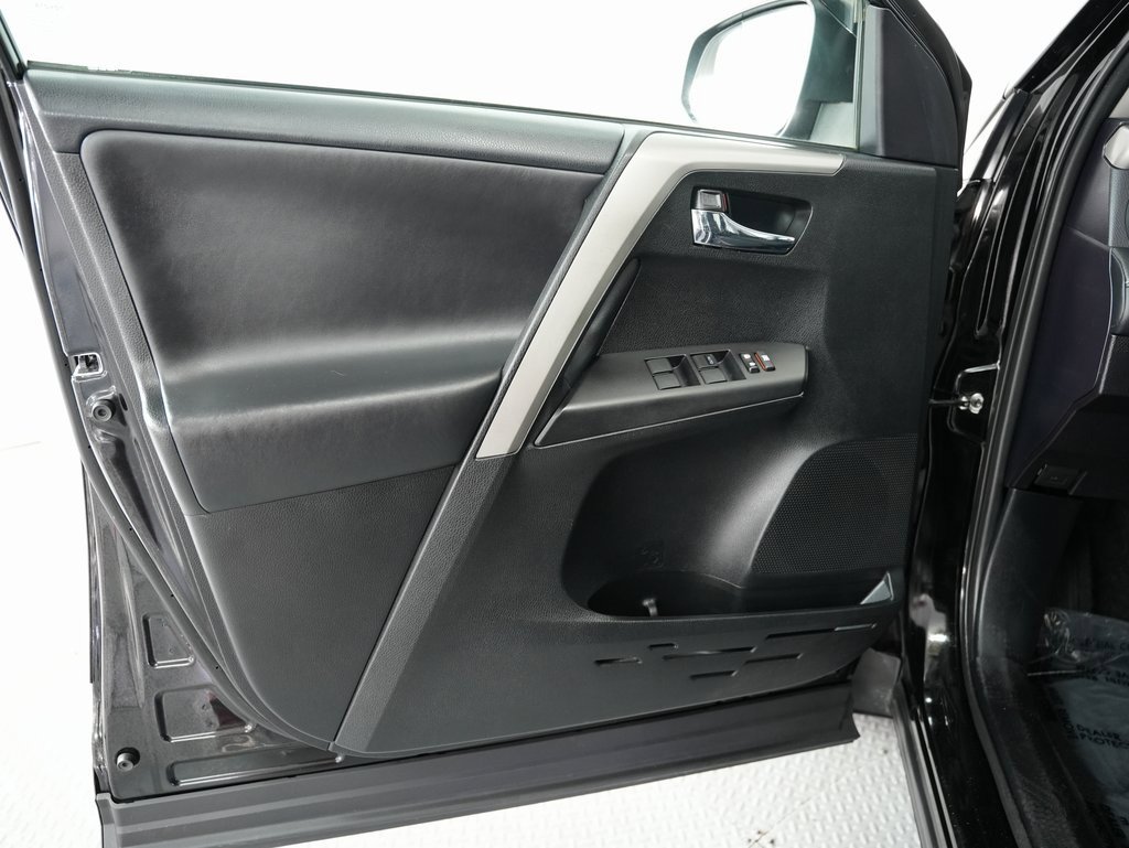 Used 2017 Toyota RAV4 XLE image 46