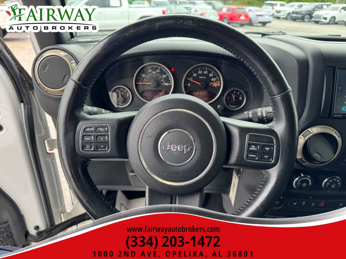 Used 2016 Jeep Wrangler Unlimited Sahara image 17