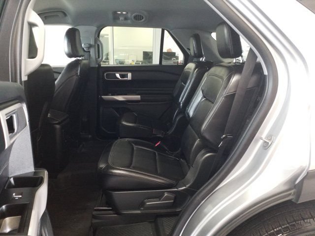 Used 2023 Ford Explorer XLT w/ Equipment Group 202A AWD/4WD image 13