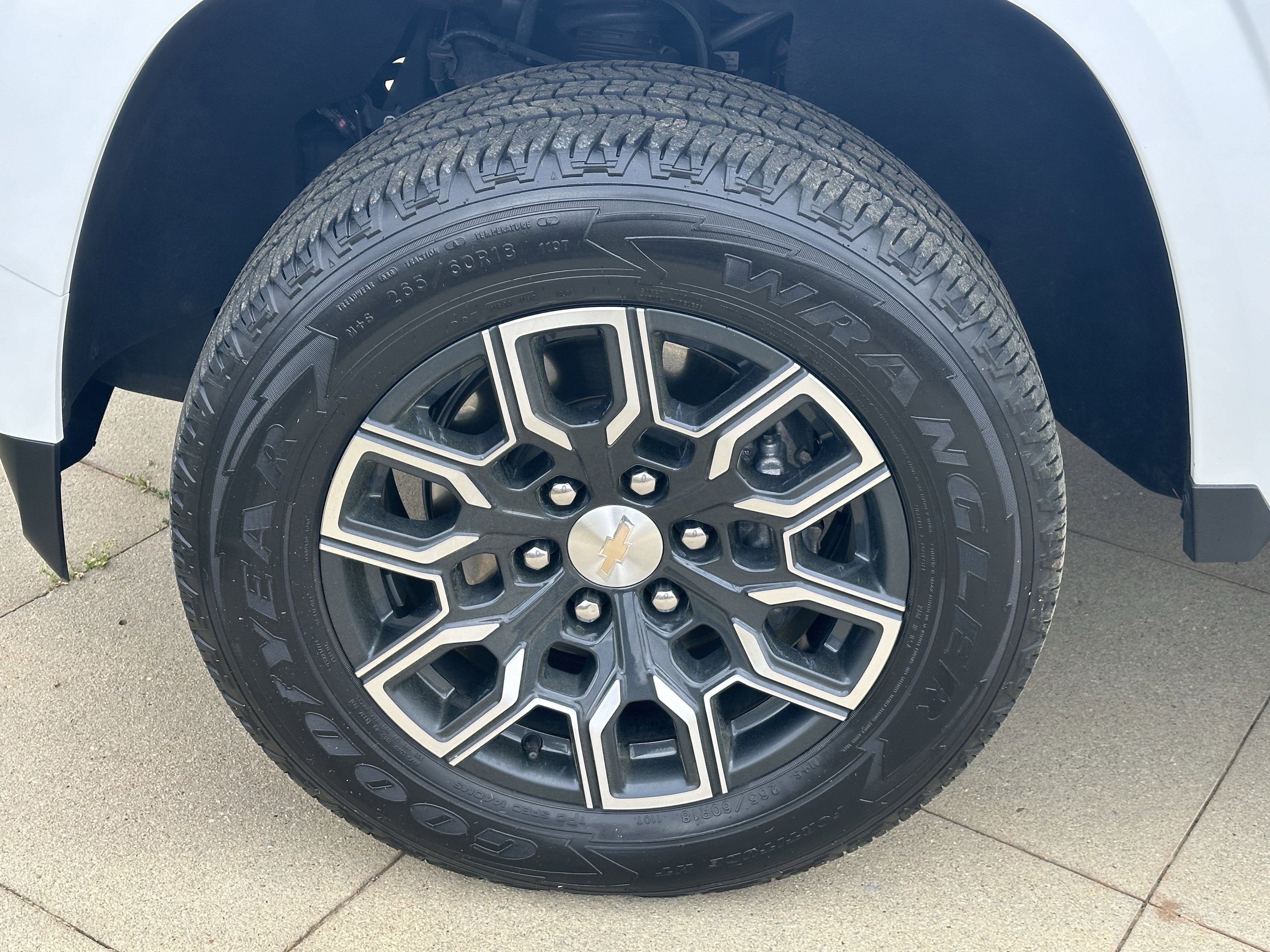 Used 2024 Chevrolet Colorado LT w/ LT Convenience Package III image 14