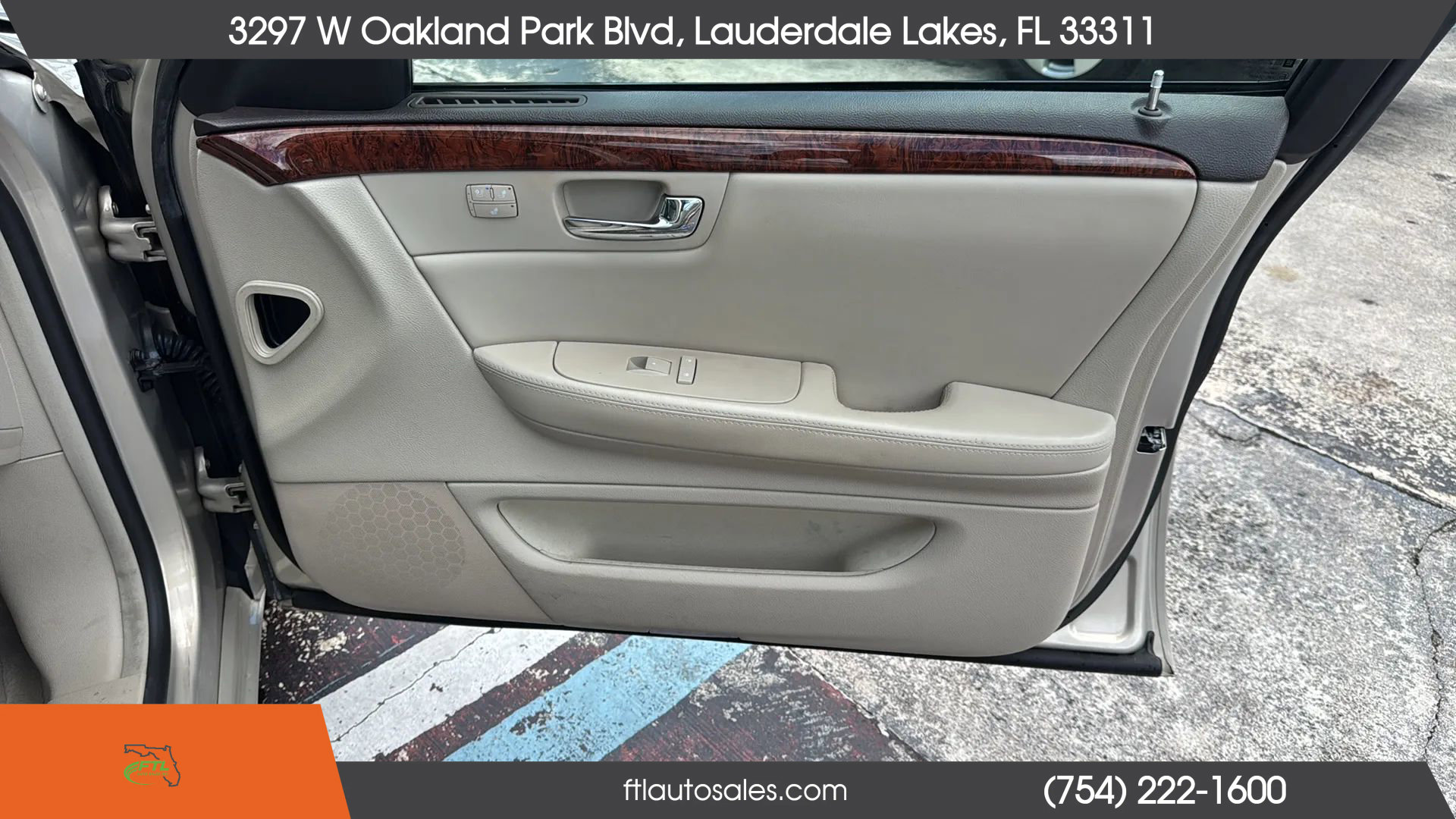 Used 2007 Cadillac DTS w/ Trunk Convenience Package image 52