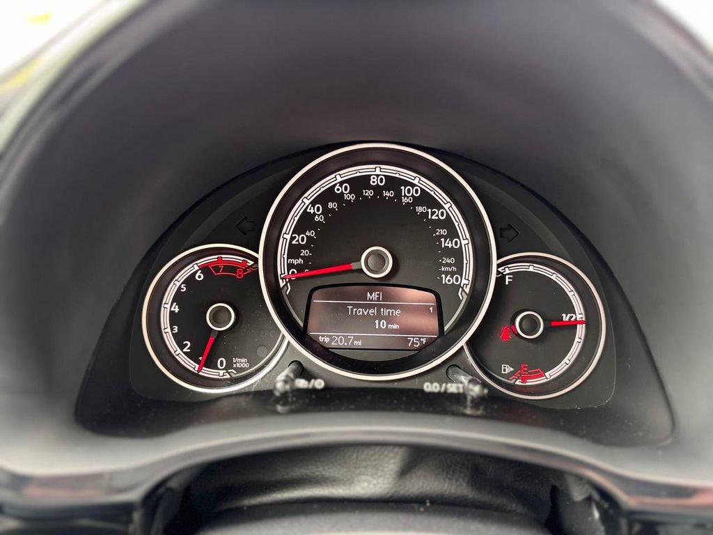 Used 2018 Volkswagen Beetle 2.0T S FWD image 15