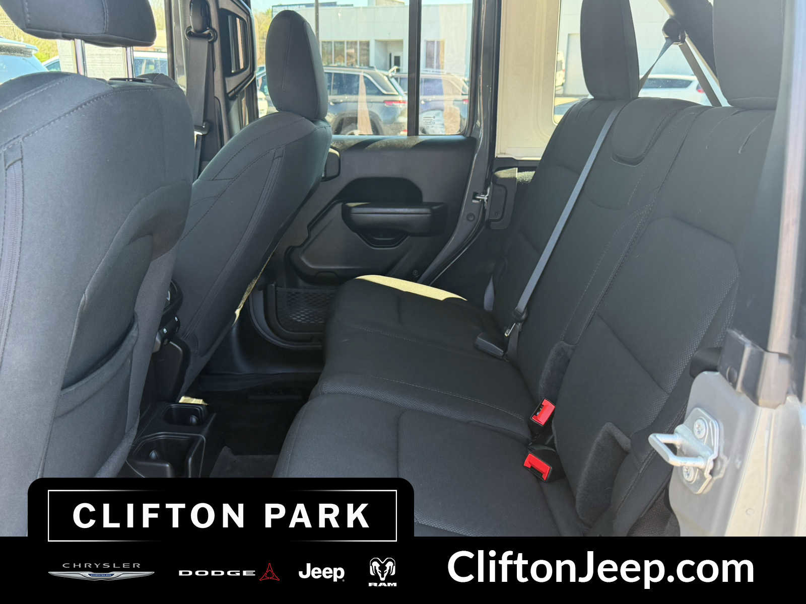 Used 2022 Jeep Wrangler Unlimited Sport image 13